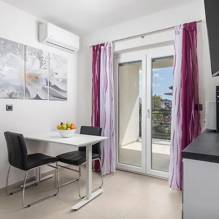 Adults Only Samantha By Irundo Apartment