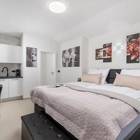 Adults Only Samantha By Irundo Apartment Rovinj