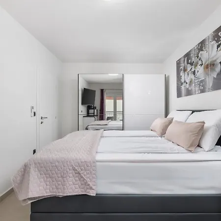 Apartment Adults Only Samantha By Irundo *