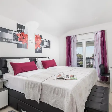 Apartment Adults Only Samantha By Irundo *